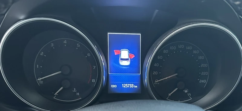 Toyota Auris, снимка 7 - Автомобили и джипове - 52792615