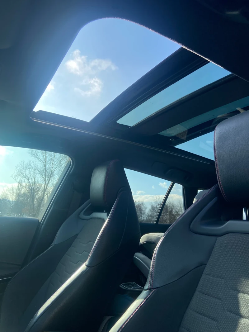 Toyota Corolla TS 2.0 Hybrid Luxury Pano , снимка 7 - Автомобили и джипове - 53140591