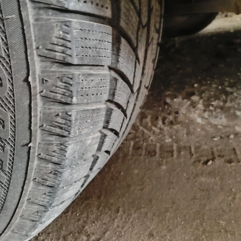 Mercedes-Benz E 320 Авантгард, снимка 5 - Автомобили и джипове - 53210693