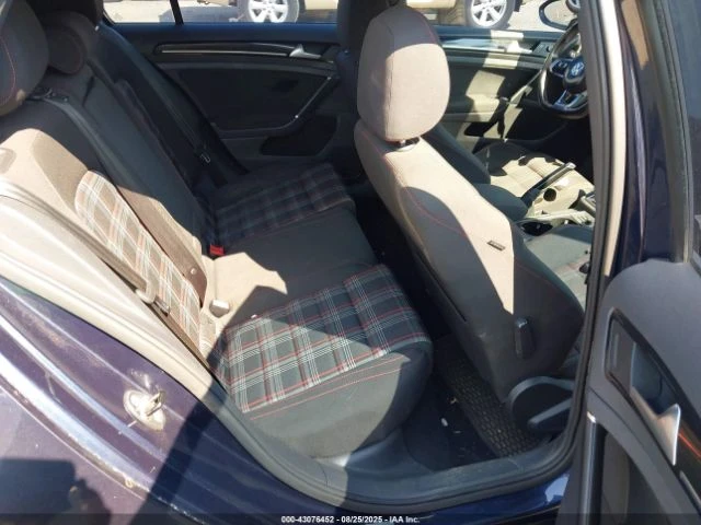 VW Golf GTI S 4-DOORS - изображение 10