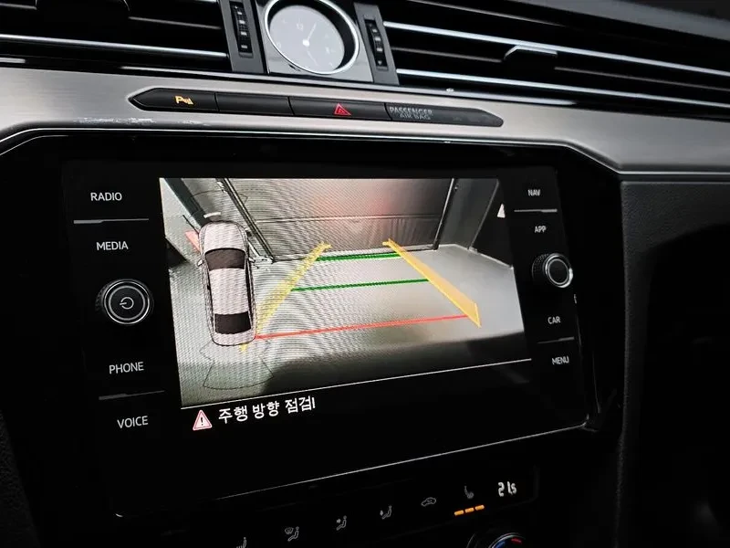 VW Passat 2.0 TDI, снимка 15 - Автомобили и джипове - 54299741