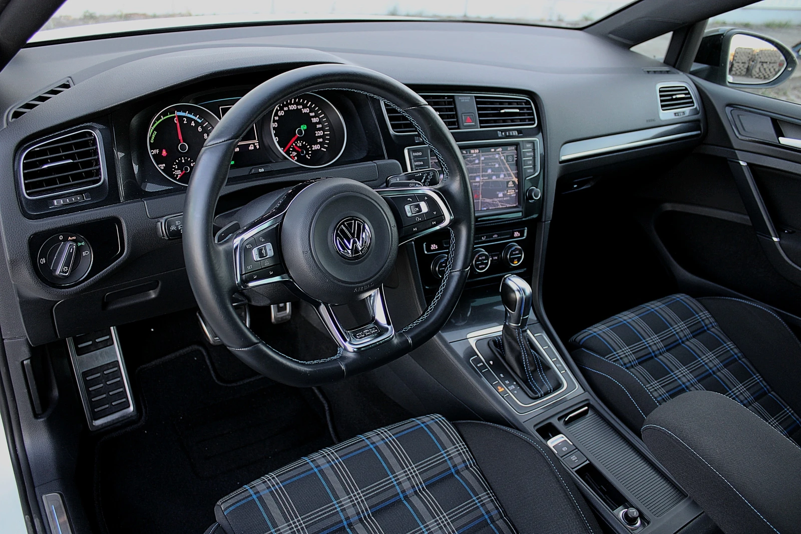 VW Golf GTE/DSG/PLUG-IN-HYBRID/KAMERA/DISTRONIC/LED/TOP | Mobile.bg   10