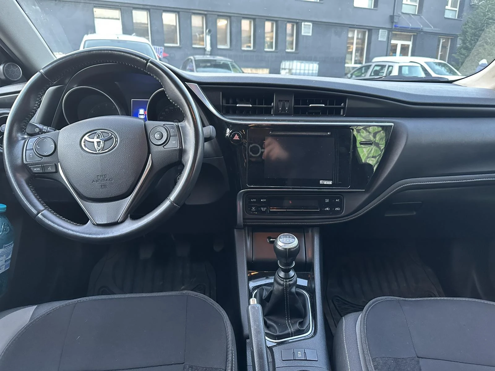 Toyota Auris  - изображение 4