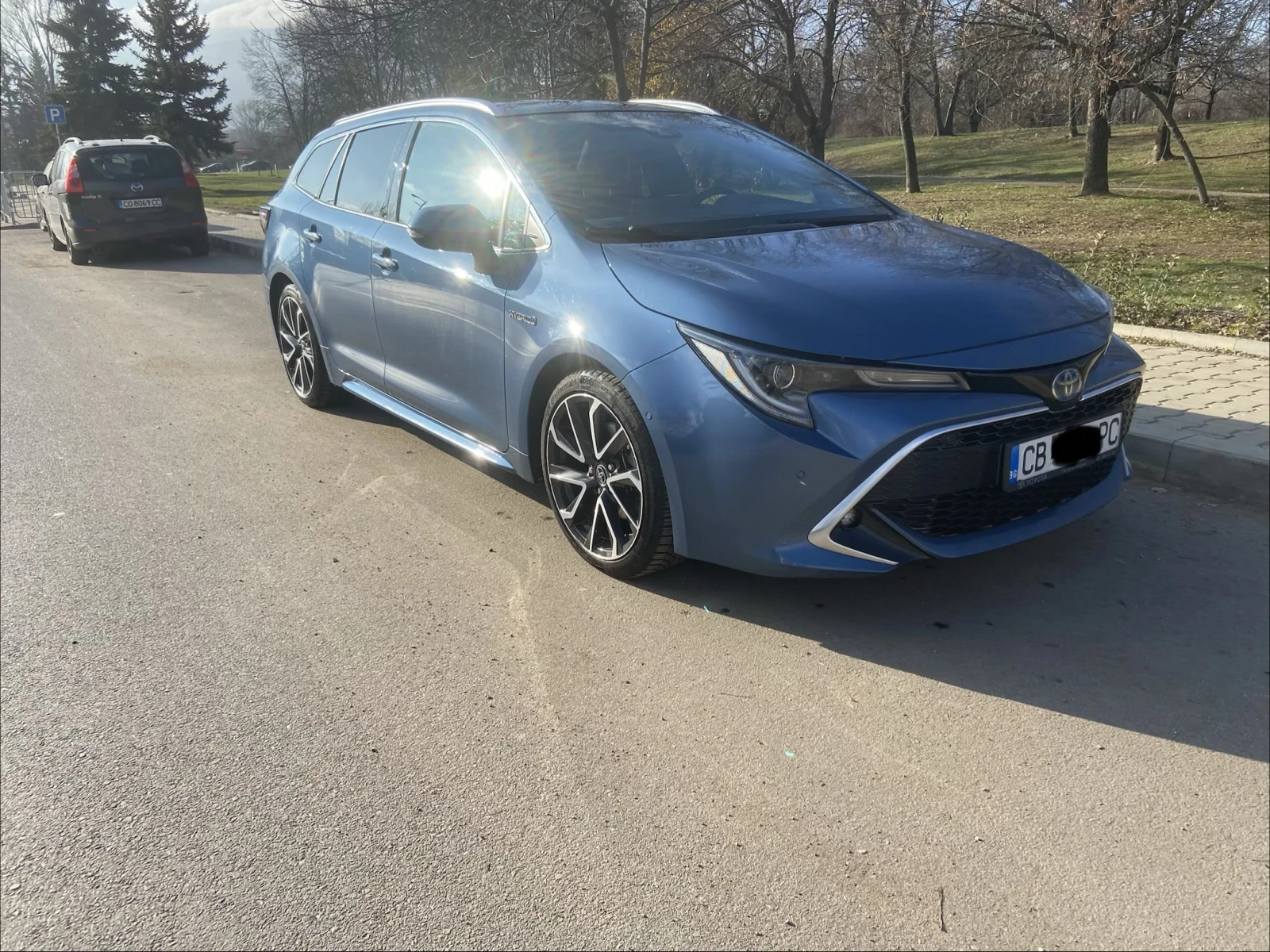 Toyota Corolla TS 2.0 Hybrid Luxury Pano  - изображение 5