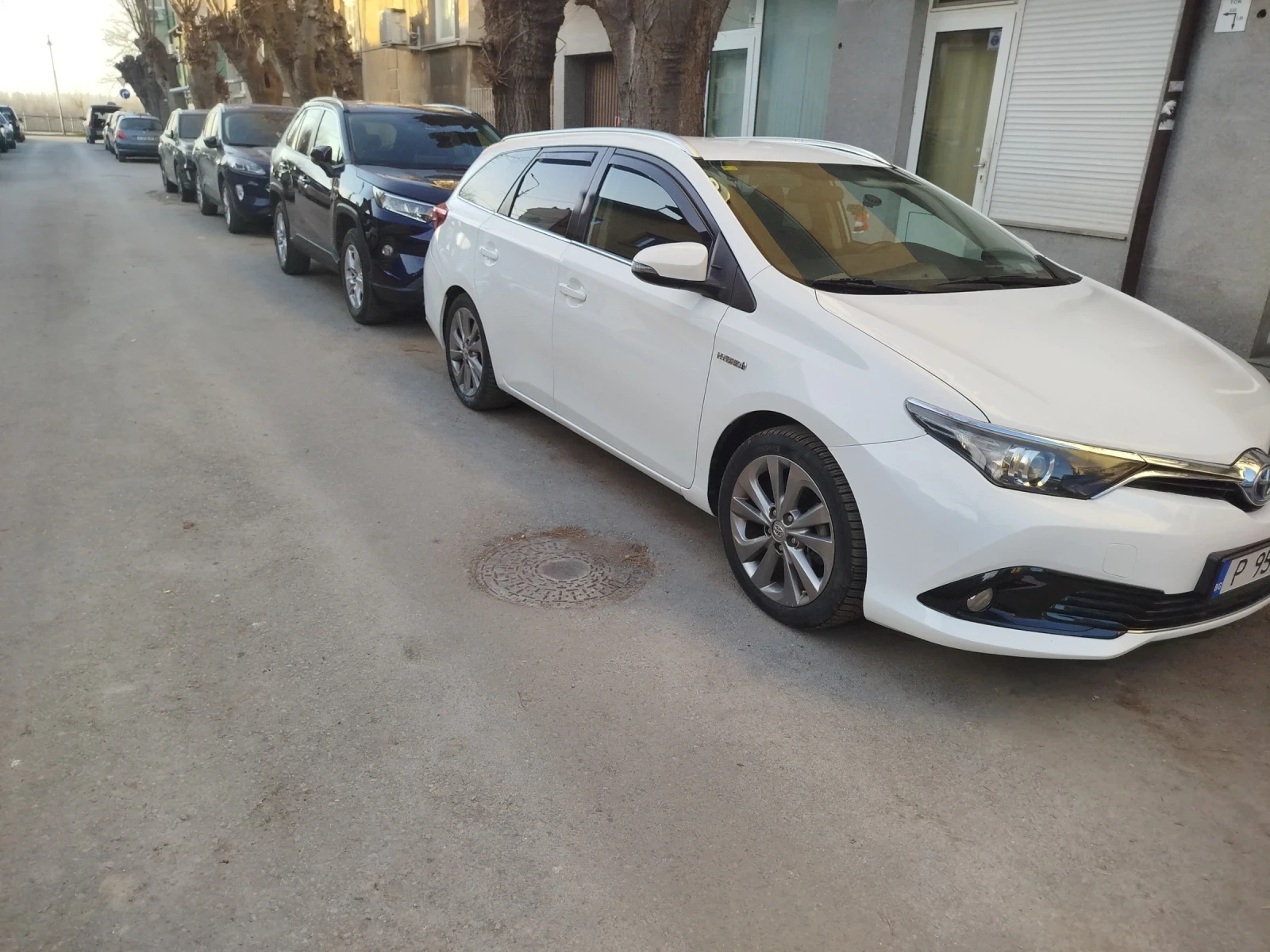 Toyota Auris Е18 turing, снимка 2 - Автомобили и джипове - 53891731