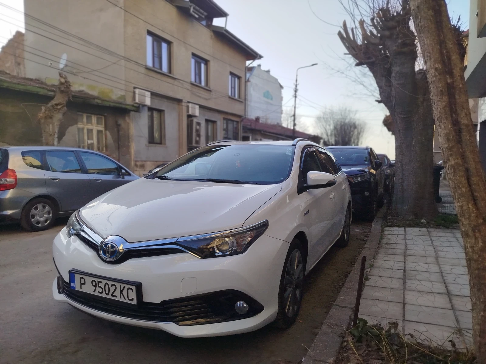 Toyota Auris Е18 turing, снимка 3 - Автомобили и джипове - 53891731