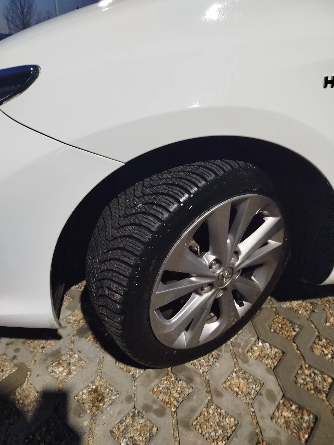 Toyota Auris Е18 turing, снимка 10 - Автомобили и джипове - 53891731