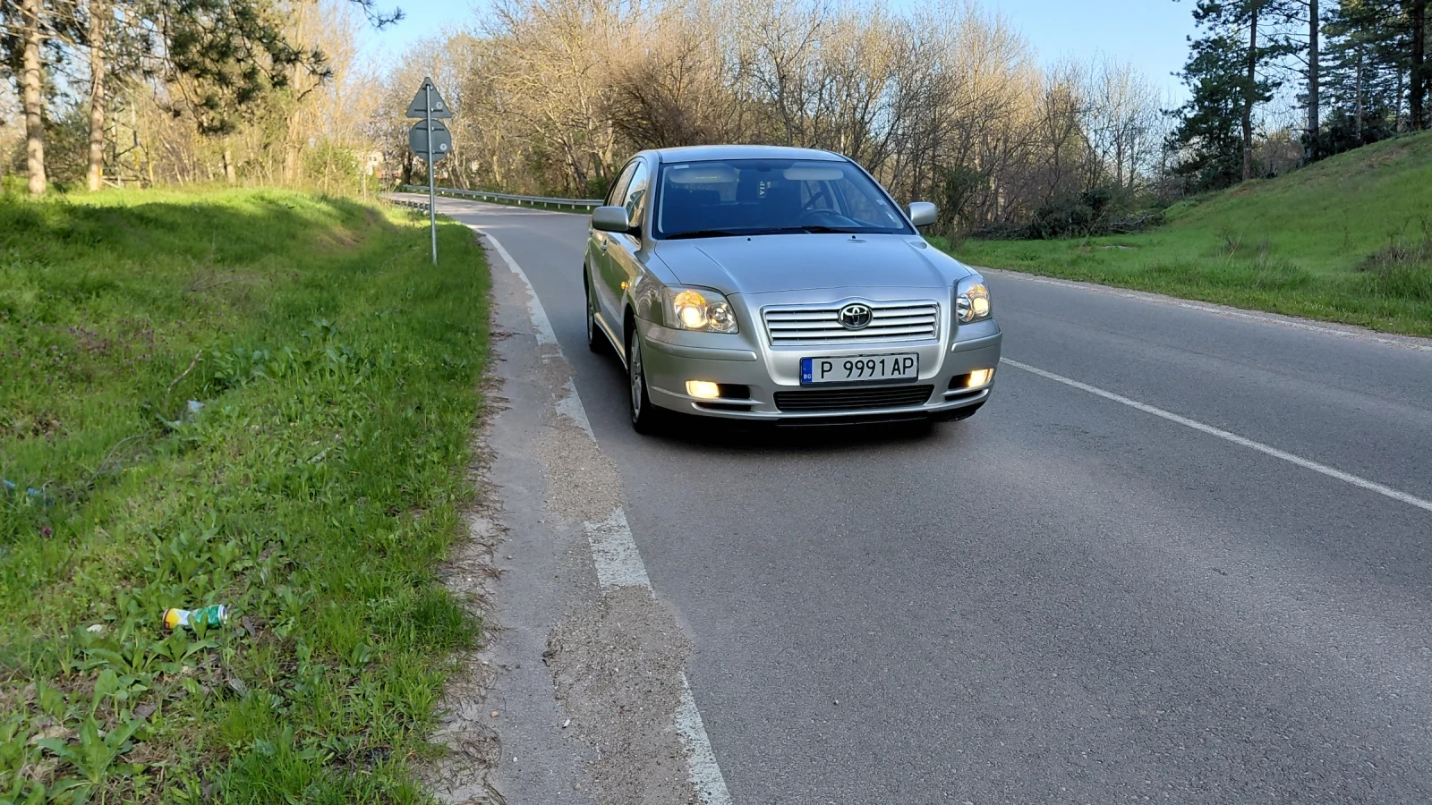 Toyota Avensis 1.8i, снимка 9 - Автомобили и джипове - 54225601
