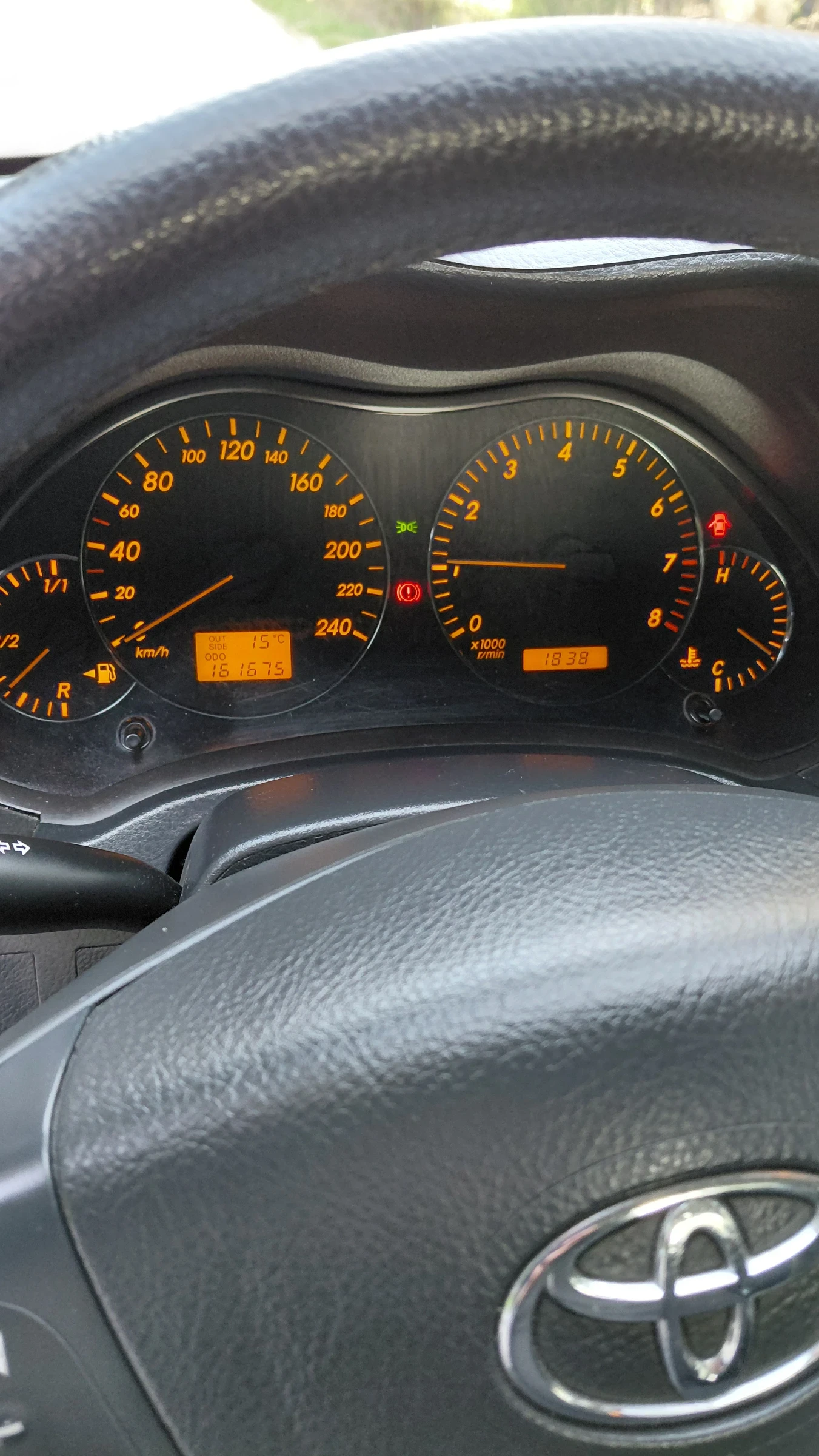 Toyota Avensis 1.8i, снимка 13 - Автомобили и джипове - 54225601