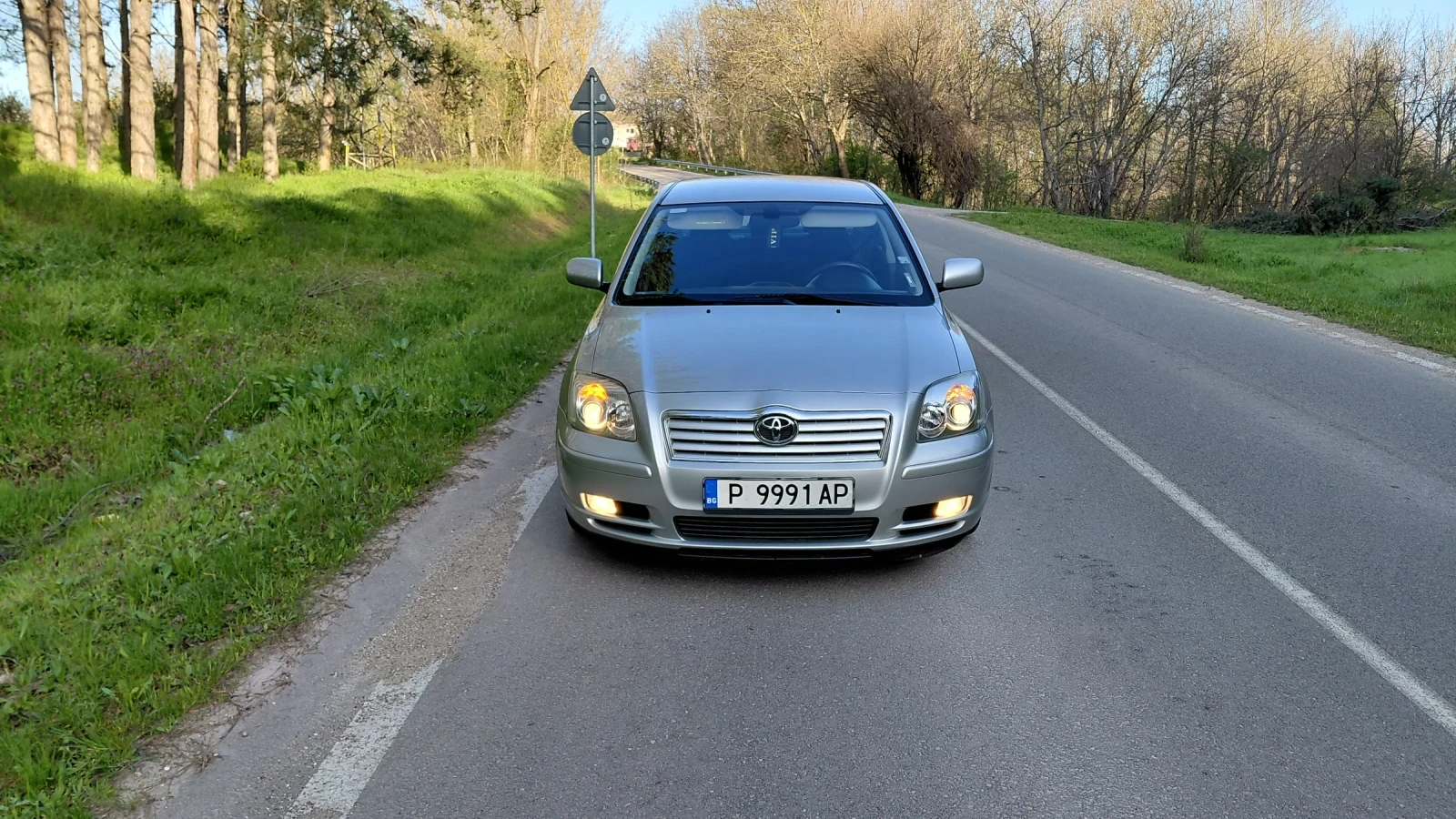 Toyota Avensis 1.8i, снимка 2 - Автомобили и джипове - 54225601