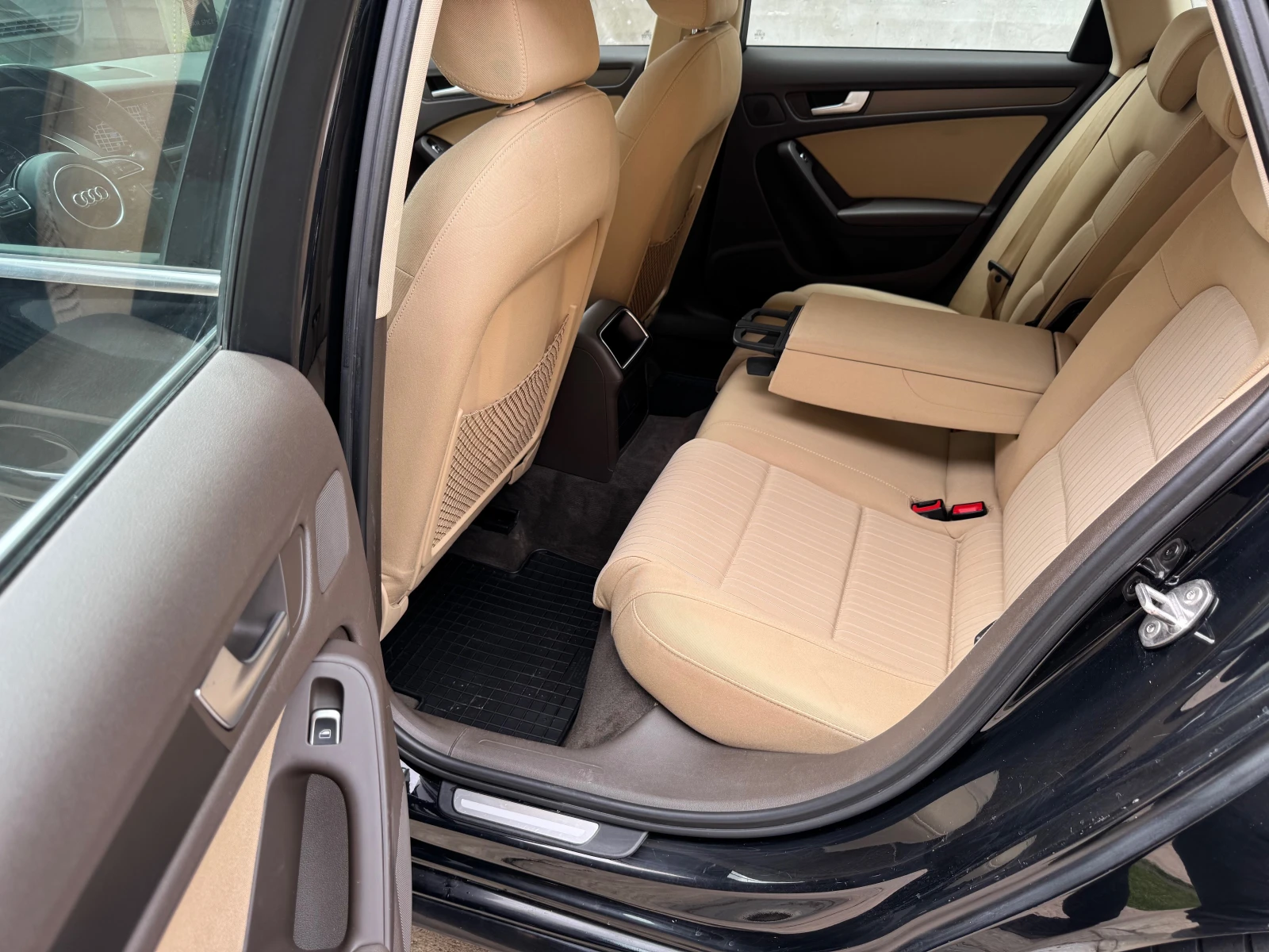 Audi A4 2.0TDi-Quattro, снимка 14 - Автомобили и джипове - 54478242