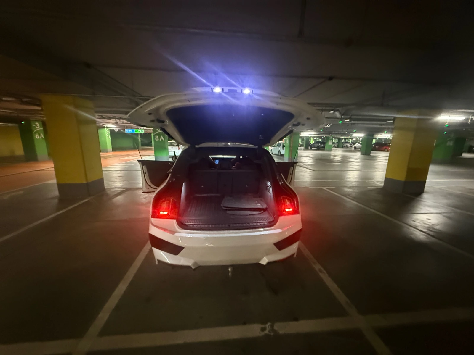 BMW iX 40, снимка 8 - Автомобили и джипове - 54574614