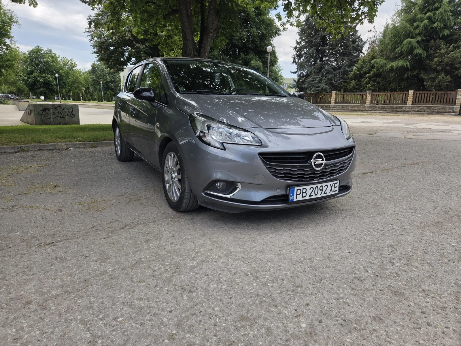 Opel Corsa 1.4i Заводска Газ, снимка 2 - Автомобили и джипове - 54812423