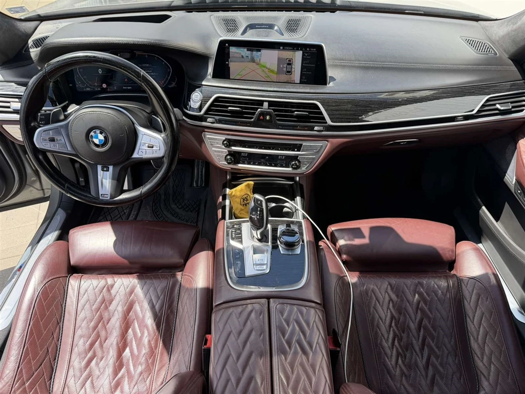 BMW 750 xDrive Sedan, снимка 7 - Автомобили и джипове - 54998514