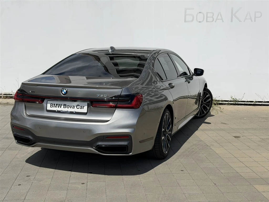 BMW 750 xDrive Sedan, снимка 2 - Автомобили и джипове - 54998514