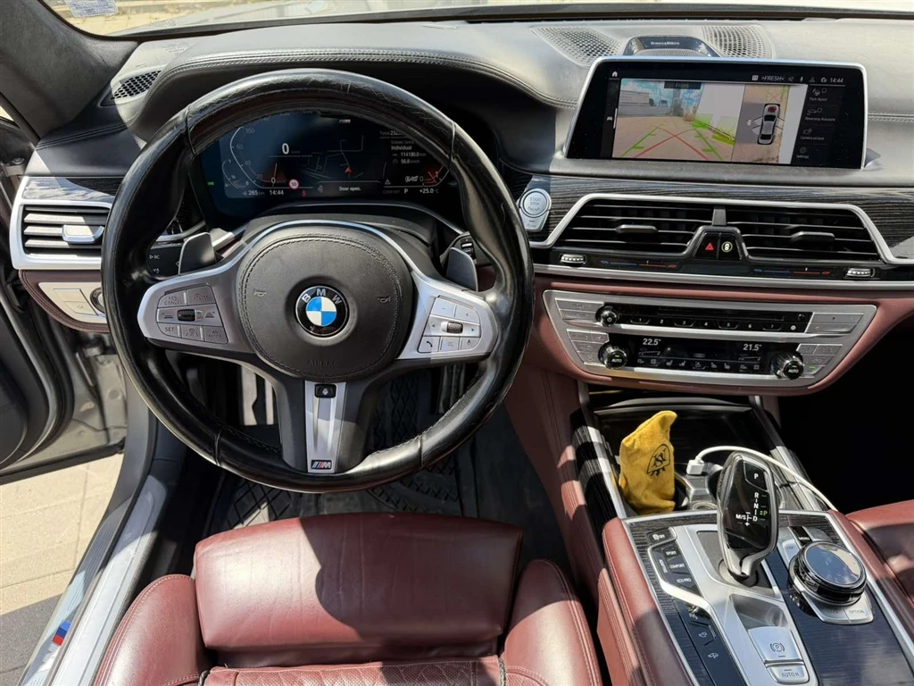BMW 750 xDrive Sedan, снимка 11 - Автомобили и джипове - 54998514