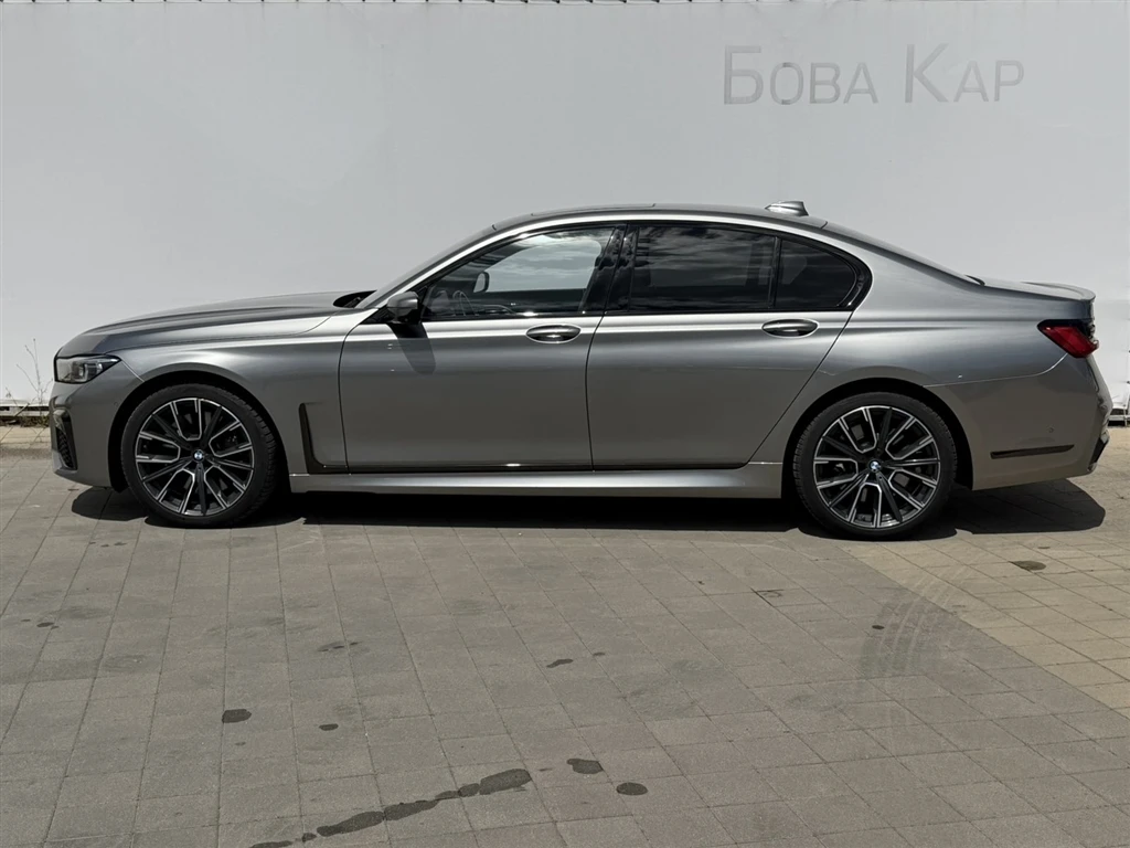 BMW 750 xDrive Sedan, снимка 3 - Автомобили и джипове - 54998514
