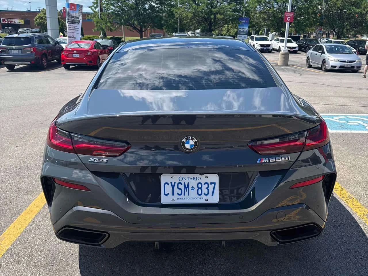 BMW 850 xDrive/LASER/ДИСТРОНИК/360/ОБДУХВАНЕ, снимка 5 - Автомобили и джипове - 55075293