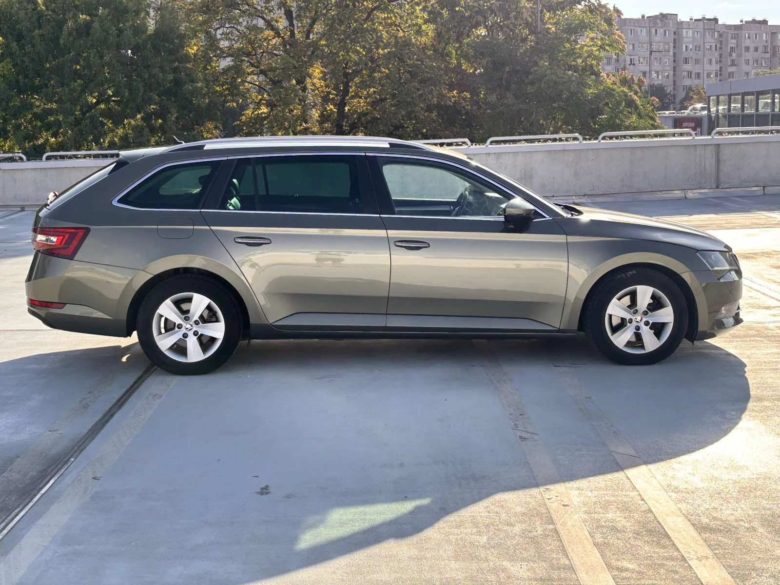 Skoda Superb Еуратек Ауто, снимка 3 - Автомобили и джипове - 56075762
