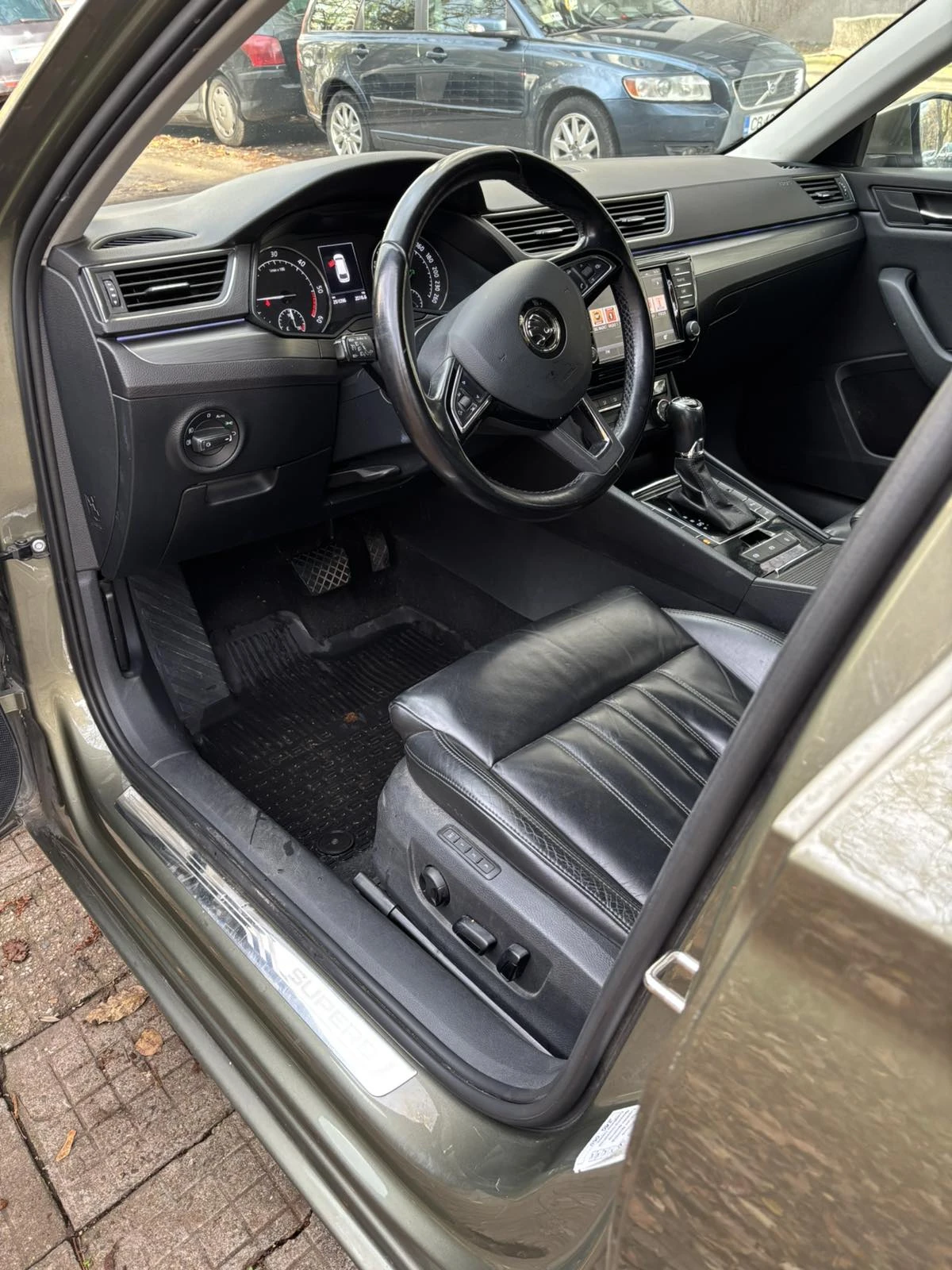 Skoda Superb Еуратек Ауто, снимка 12 - Автомобили и джипове - 55129614