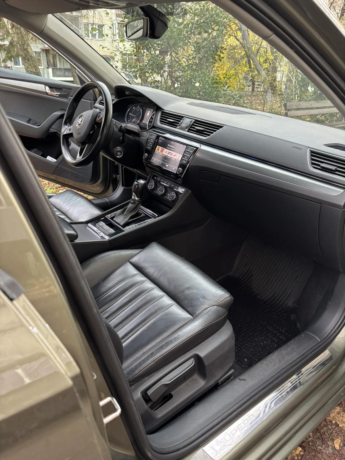 Skoda Superb Еуратек Ауто, снимка 13 - Автомобили и джипове - 55129614
