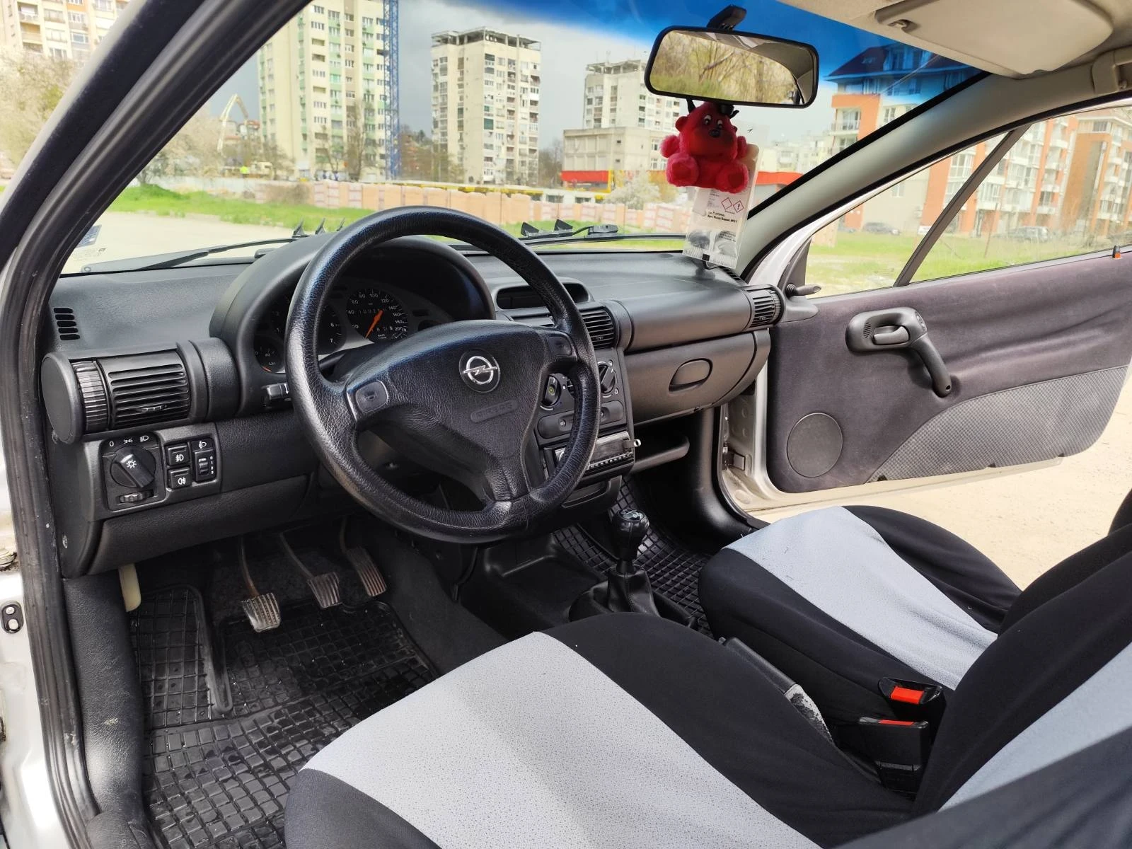 Opel Tigra 1.4 90kc, снимка 11 - Автомобили и джипове - 55874835