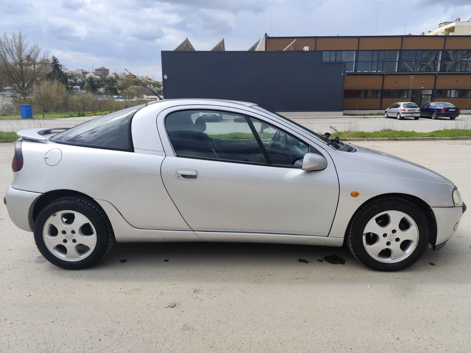 Opel Tigra 1.4 90kc, снимка 5 - Автомобили и джипове - 55874835