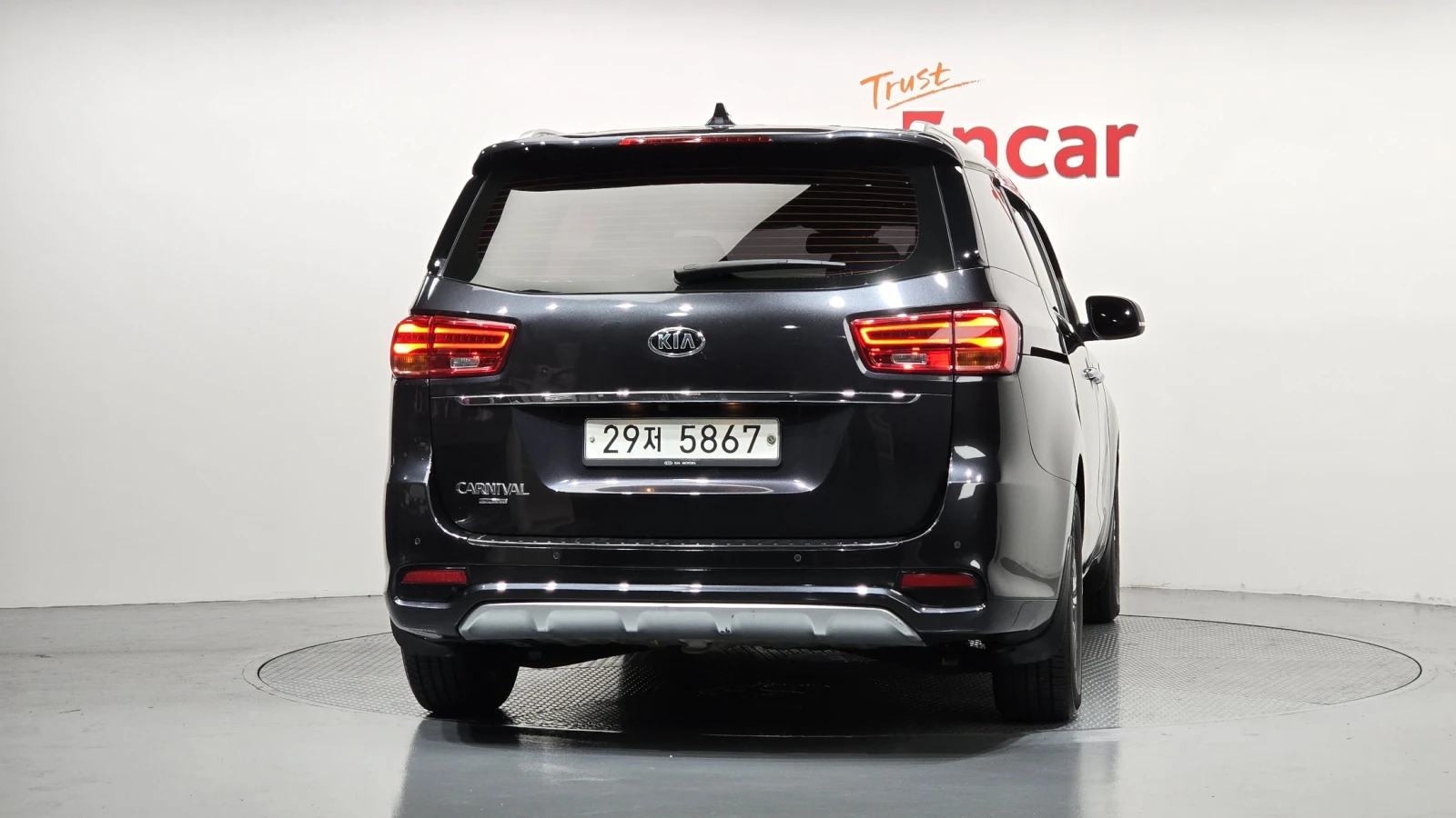 Kia Carnival ПОДГРЕВ ВОЛАН* КРАЙНА ЦЕНА, снимка 4 - Автомобили и джипове - 56024653