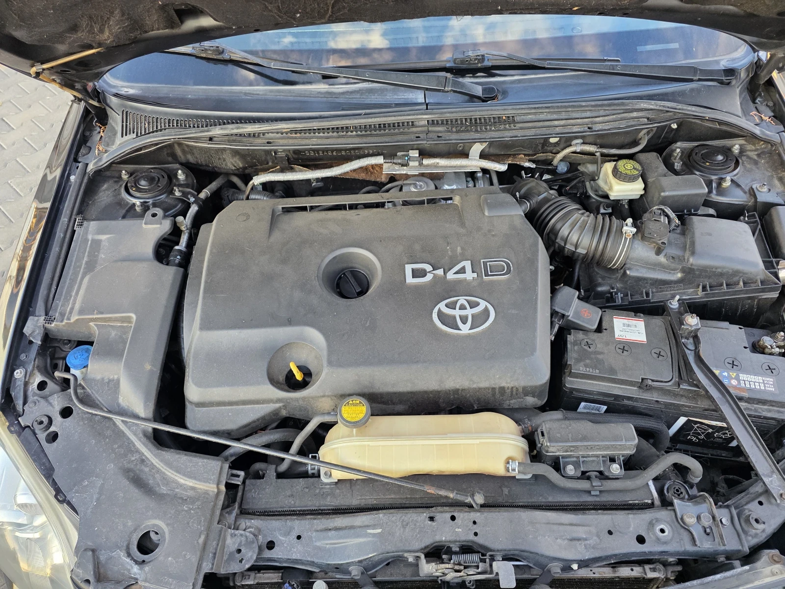 Toyota Avensis 2.2D 150kc, снимка 11 - Автомобили и джипове - 56318982