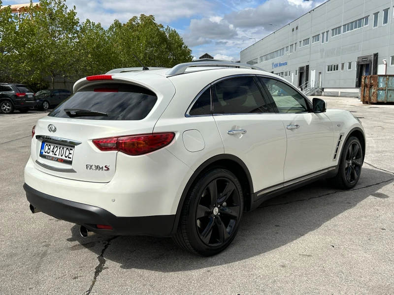 Infiniti Fx 30 D 238к.с. Всички екстри, снимка 4 - Автомобили и джипове - 47304931