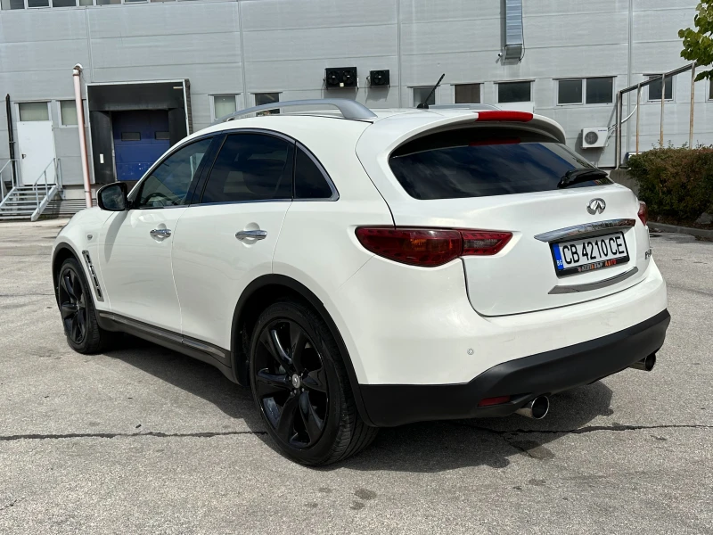 Infiniti Fx 30 D 238к.с. Всички екстри, снимка 3 - Автомобили и джипове - 47304931