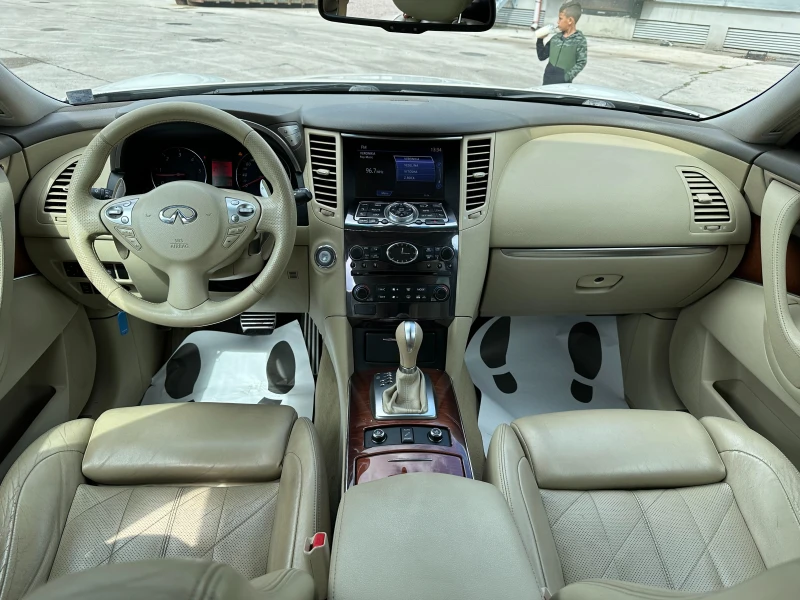 Infiniti Fx 30 D 238к.с. Всички екстри, снимка 11 - Автомобили и джипове - 47304931