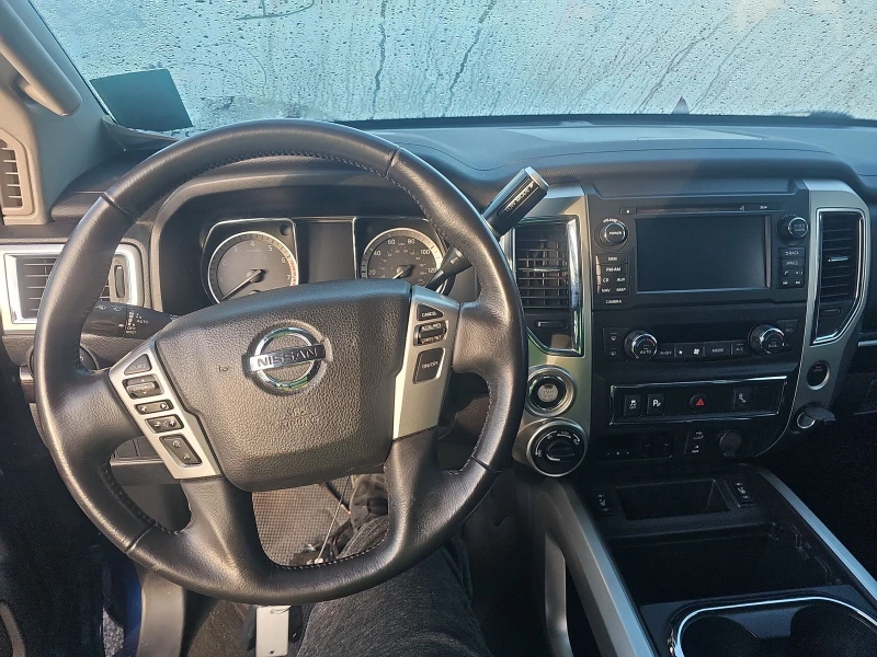 Nissan Titan crew cab SV Extra Short Bed V8, снимка 10 - Автомобили и джипове - 48044276