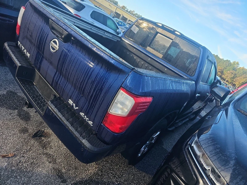 Nissan Titan crew cab SV Extra Short Bed V8, снимка 6 - Автомобили и джипове - 48044276