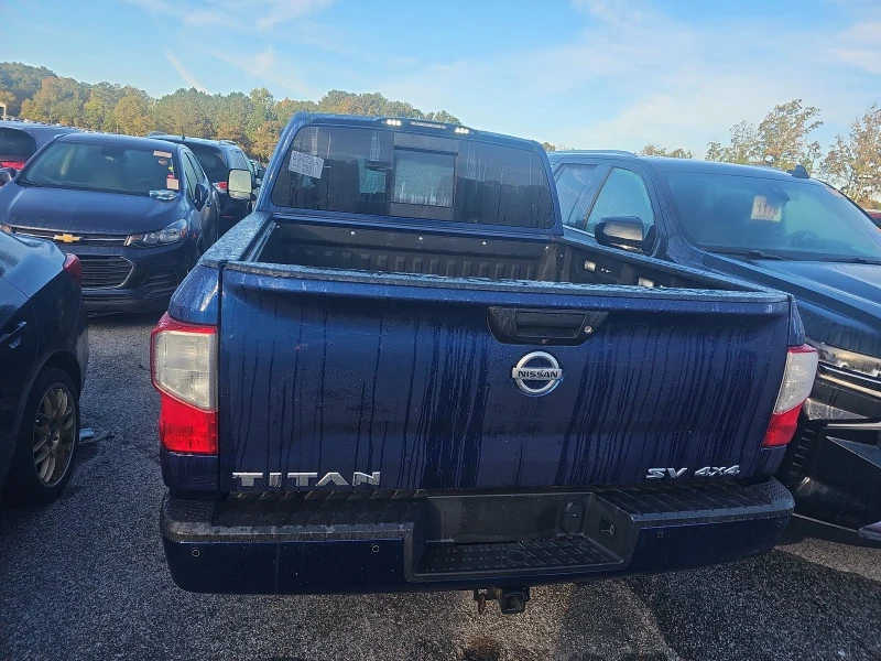 Nissan Titan crew cab SV Extra Short Bed V8, снимка 5 - Автомобили и джипове - 48044276