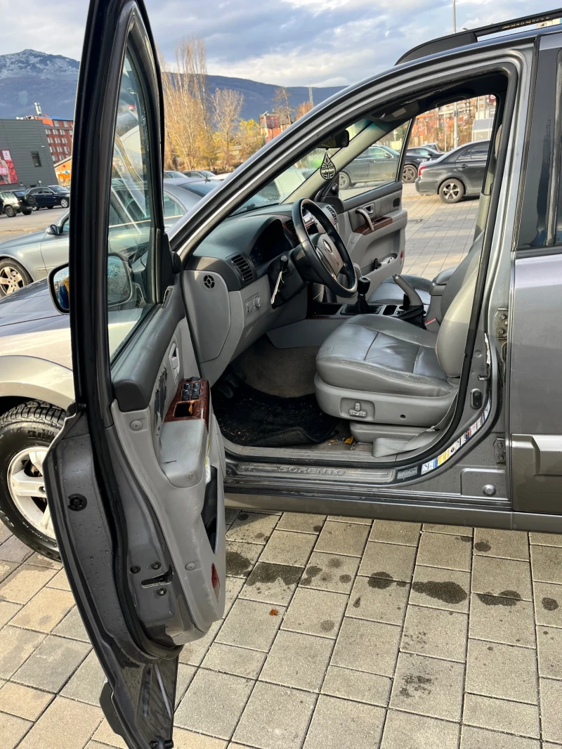 Kia Sorento, снимка 9 - Автомобили и джипове - 52540383