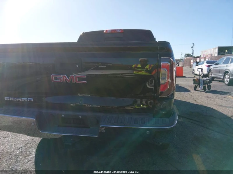 Gmc Sierra 5.3L V-8 DI, VVT, 355HP 4X2 Drive, снимка 13 - Автомобили и джипове - 53214840