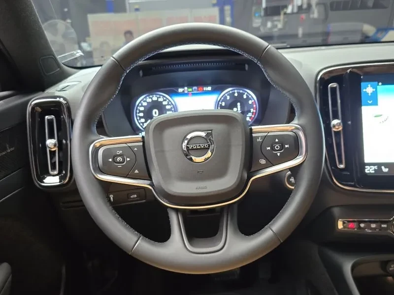 Volvo XC40 B4 Inscription, снимка 15 - Автомобили и джипове - 56292856