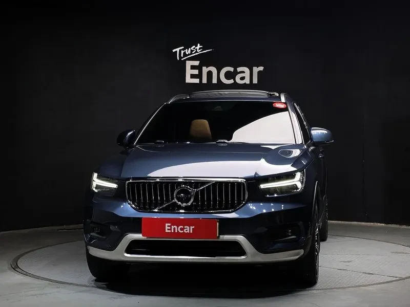 Volvo XC40 B4 Inscription, снимка 3 - Автомобили и джипове - 56292856