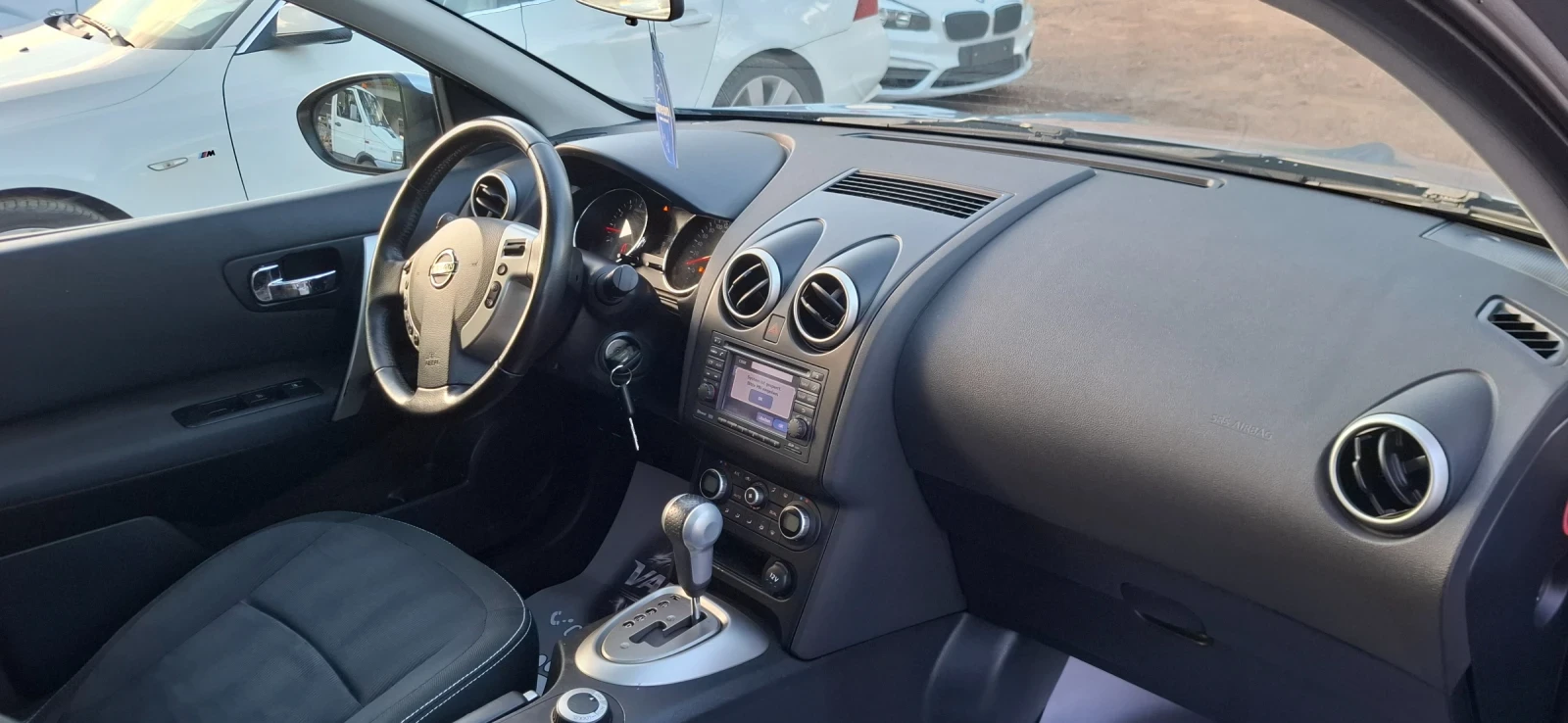 Nissan Qashqai 2.0 Автомат 4х4 Панорама Нави Камера, снимка 6 - Автомобили и джипове - 54782177