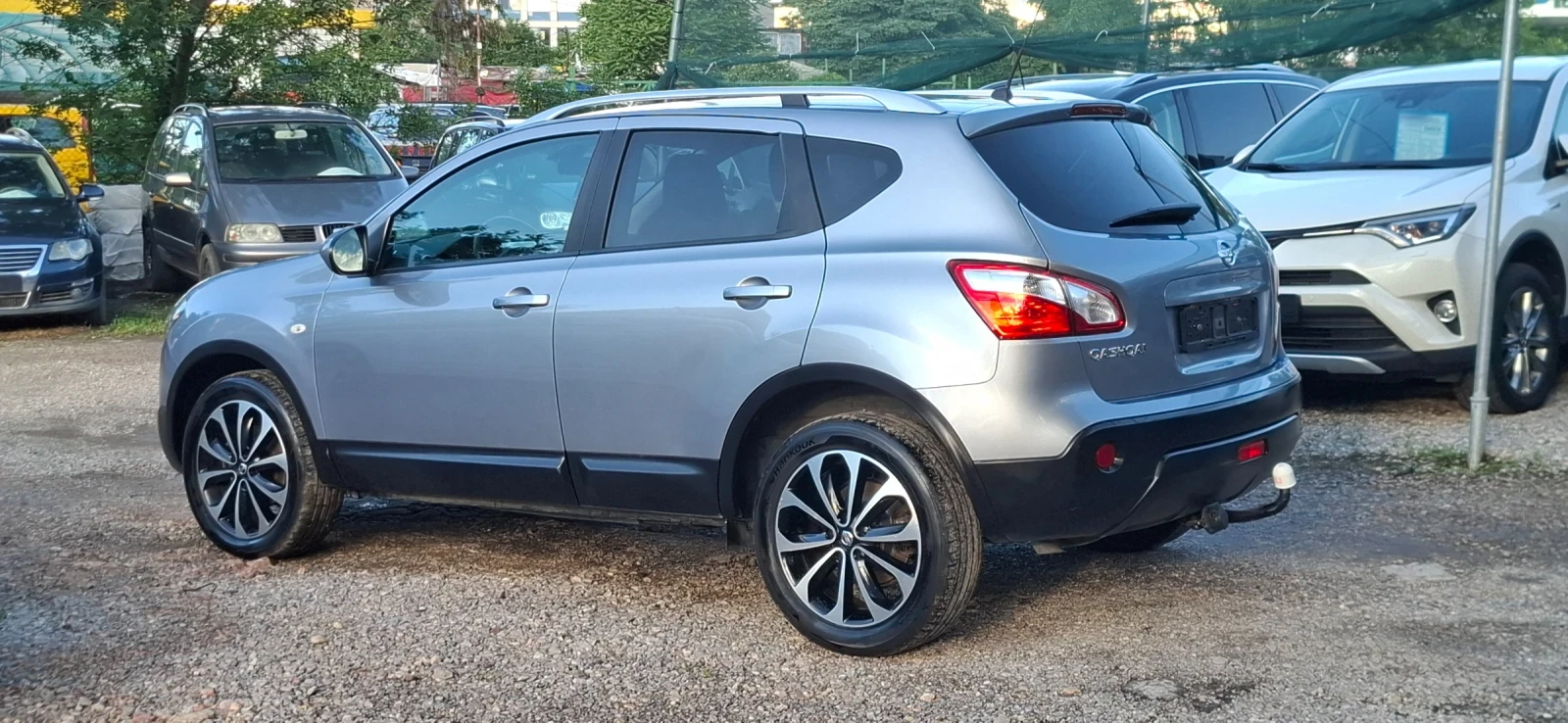 Nissan Qashqai 2.0 Автомат 4х4 Панорама Нави Камера, снимка 4 - Автомобили и джипове - 54782177