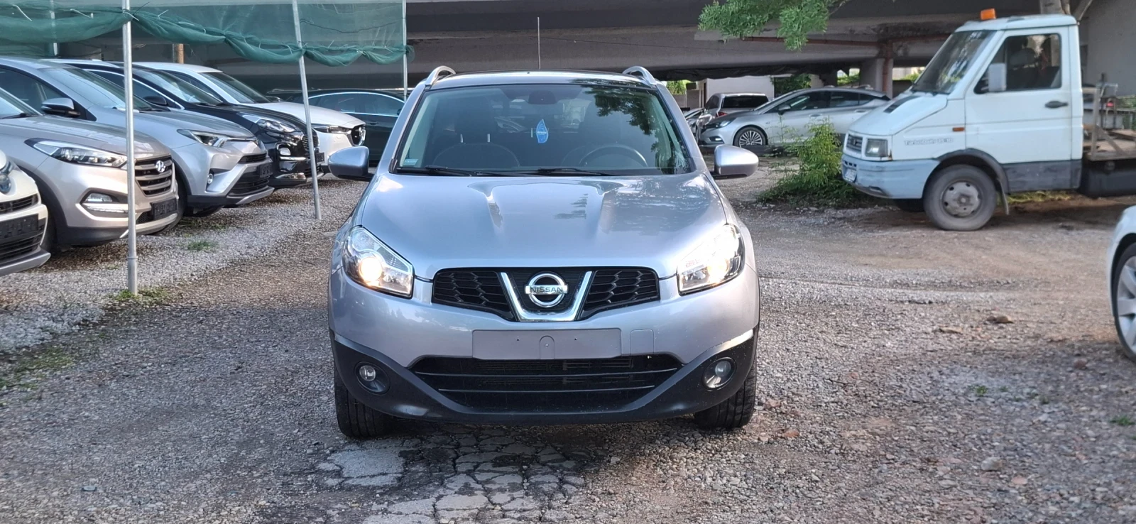 Nissan Qashqai 2.0 Автомат 4х4 Панорама Нави Камера, снимка 2 - Автомобили и джипове - 54782177