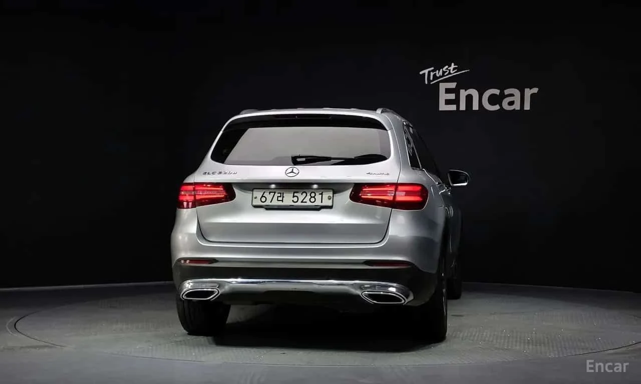 Mercedes-Benz GLC 4MATIC Premium | АВТОФИНАНСИРАНЕ, снимка 4 - Автомобили и джипове - 55694759