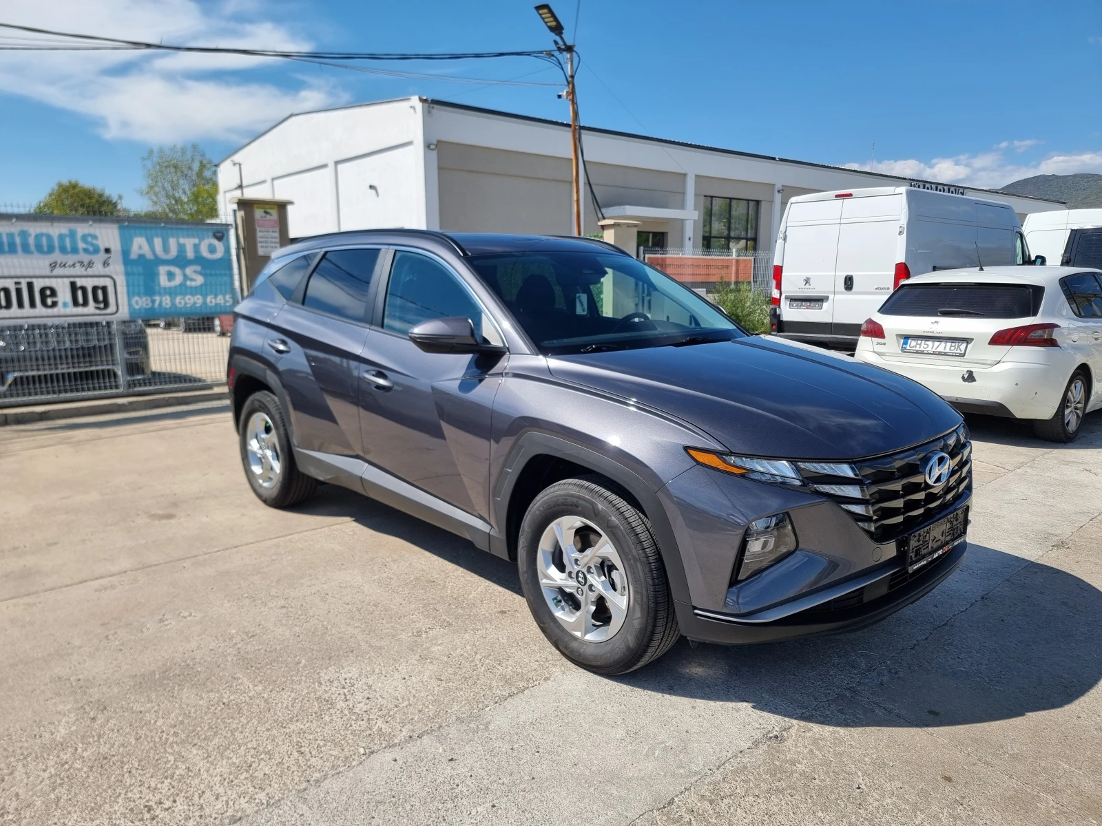 Hyundai Tucson 2.5i-AWD-Navi-Keyless-Kamera-13.000km, снимка 3 - Автомобили и джипове - 56128937