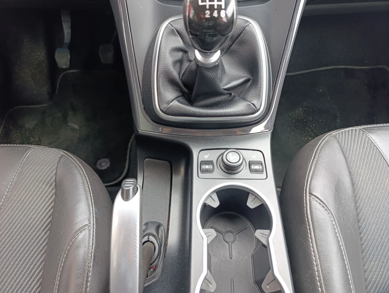 Ford Kuga TITANIUM 4X4, снимка 11 - Автомобили и джипове - 56264983