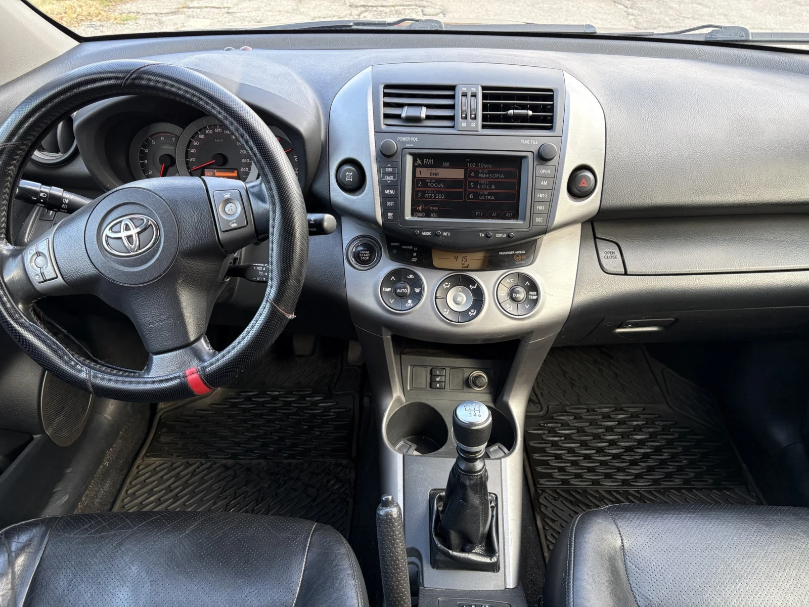 Toyota Rav4, снимка 10 - Автомобили и джипове - 56657117