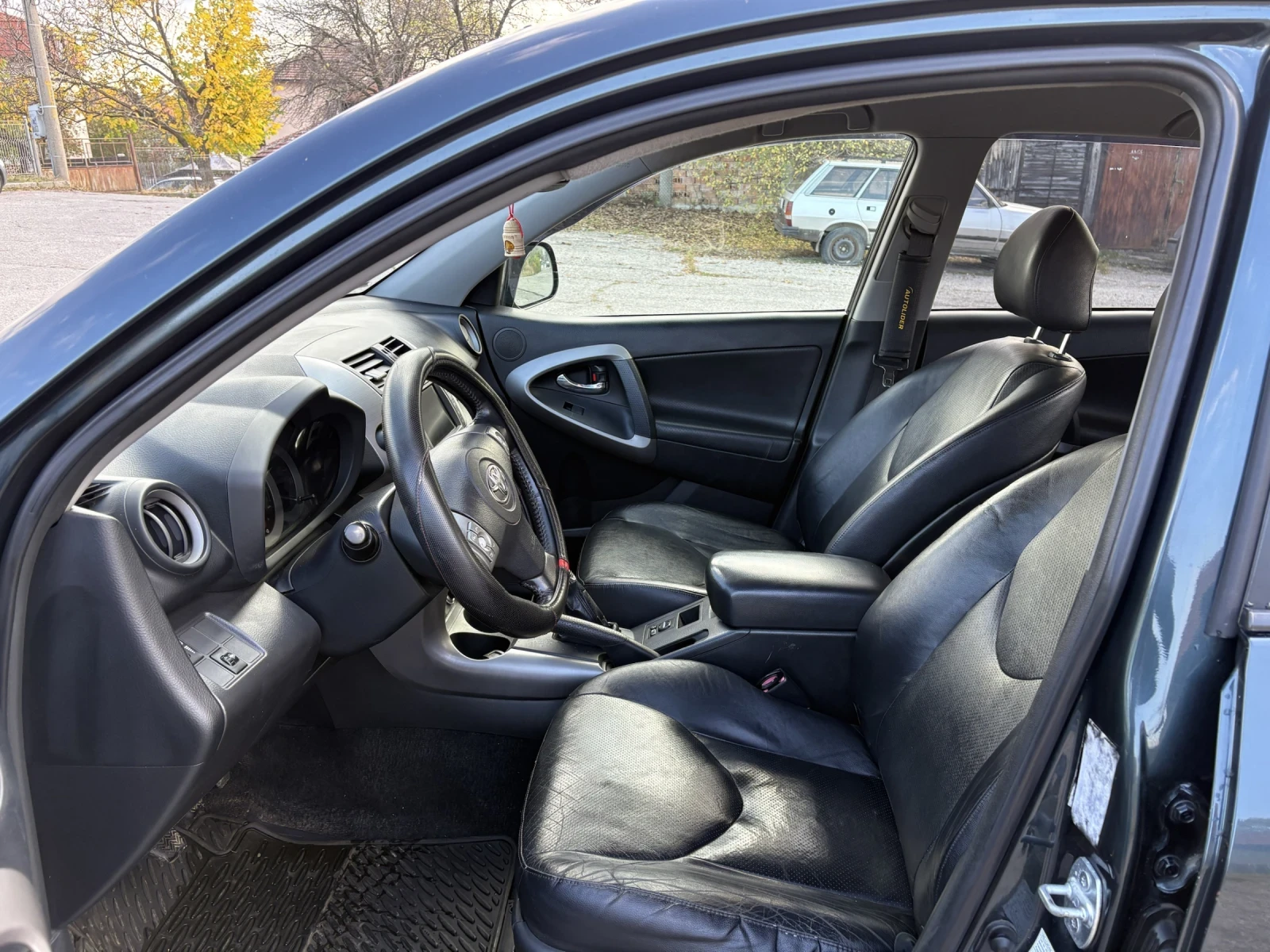 Toyota Rav4, снимка 11 - Автомобили и джипове - 56657117