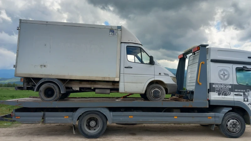 Mercedes-Benz Sprinter 413 Хладилен фургон , снимка 2 - Бусове и автобуси - 17900652