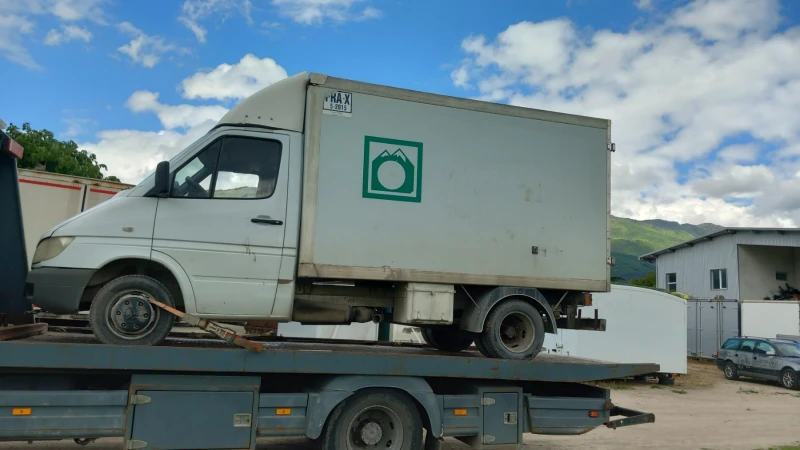 Mercedes-Benz Sprinter 413 Хладилен фургон , снимка 6 - Бусове и автобуси - 17900652