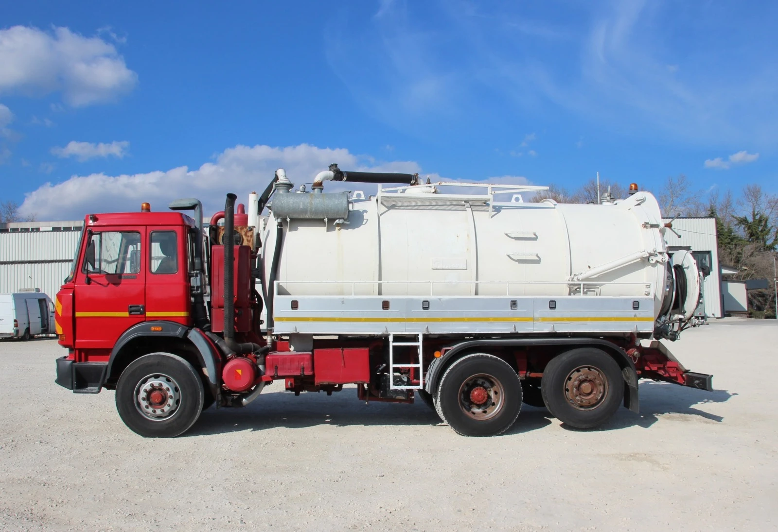 Iveco 190-32 КАНАЛО ПОЧИСТВАЩА МАШИНА - ВОМА IVECO 190-26  - изображение 8